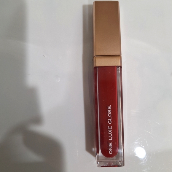 Sara Happ One Luxe Gloss The Ruby Slip red lip gloss - Picture 7 of 13